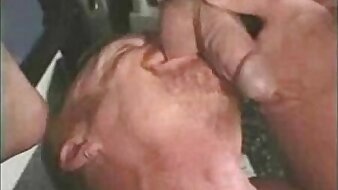 Two Muscleheads fuck rough and deepthroat